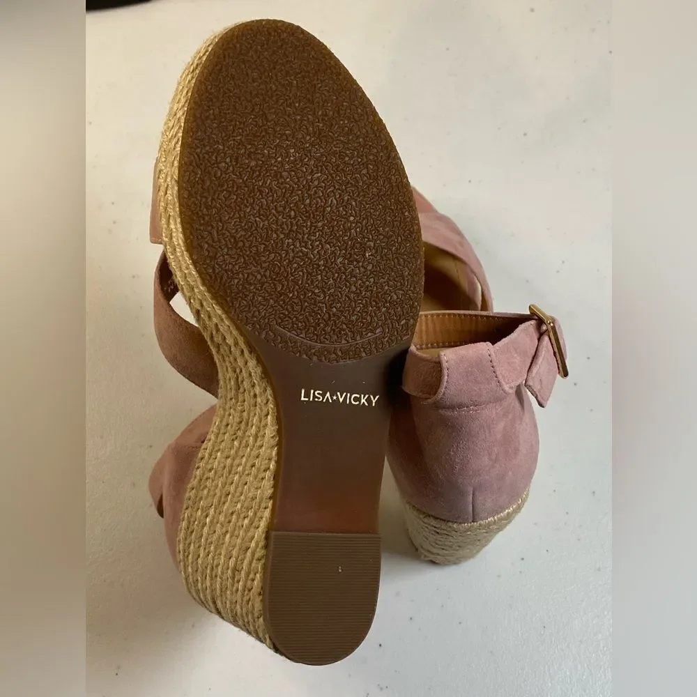 NIB Lisa Vicky Gemi V Dusty Pink Kid Suede 4” Wedge Espadrille Heel Sandal 8.5